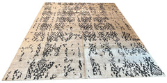Lustrous handmade modern silver rug in 100% bamboo silk with a fluid metallic sheen #6822.