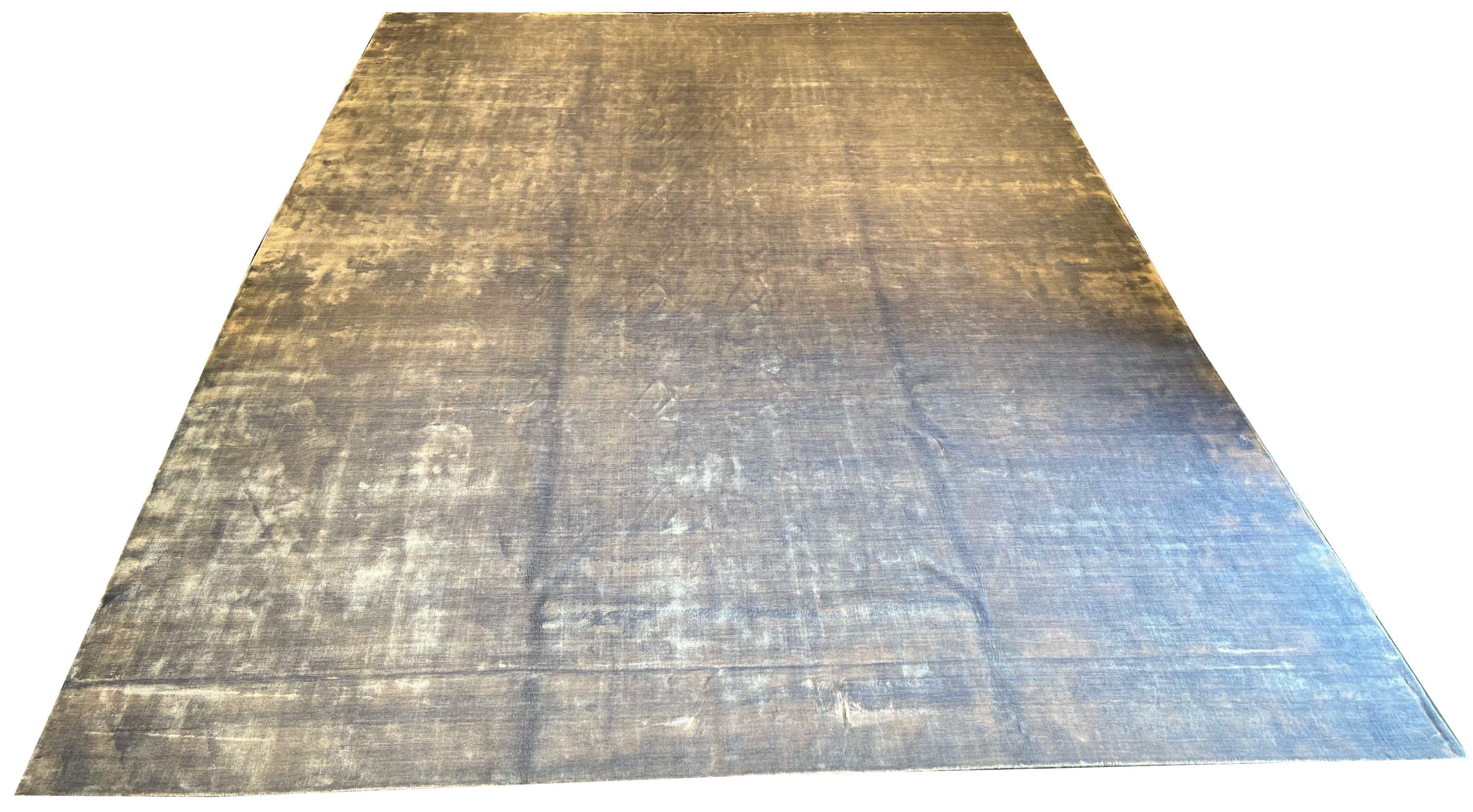 Lustrous handmade modern 100% bamboo silk rug with radiant light-reflecting textured abrash #8083.