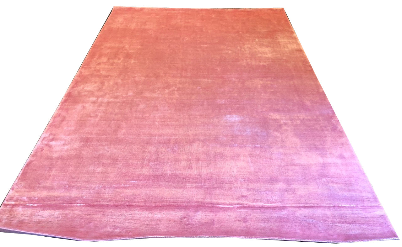 Lustrous handmade modern pink rug in 100% bamboo silk with a shimmering petal-soft sheen #7329.